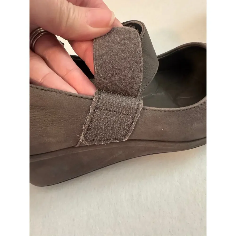 Nurture by Lamaze New Leather Suede Gray 2